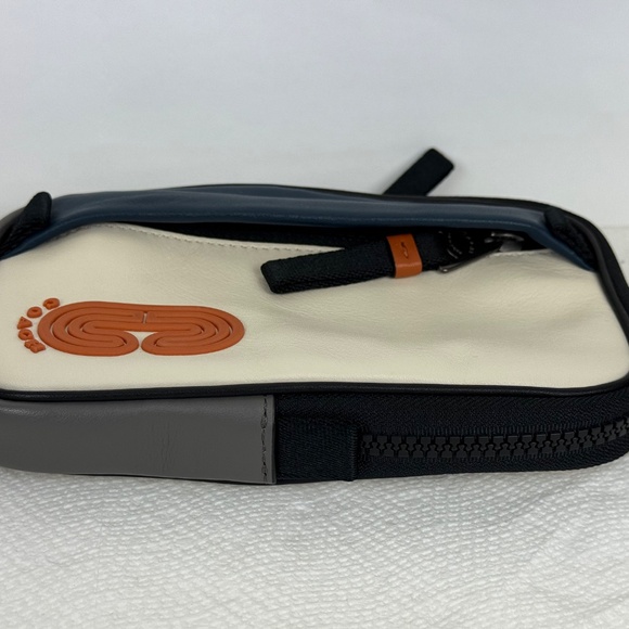 Genuine Men's COACH North South ColorBlock Leather Belt Bag Pouch Wallet - Picture 4 of 14